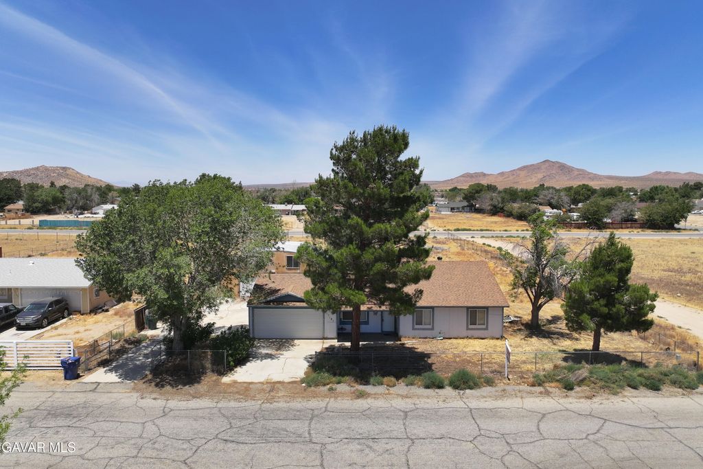 17157 Newmont Avenue, Lancaster, CA 93535