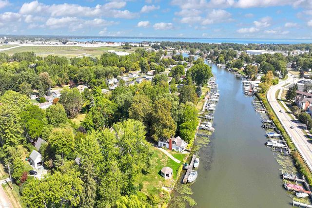 28900 S River Road, Harrison Twp, MI 48045