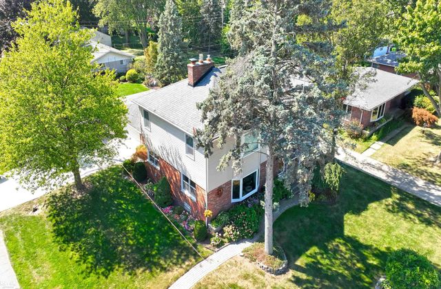 28900 S River Road, Harrison Twp, MI 48045