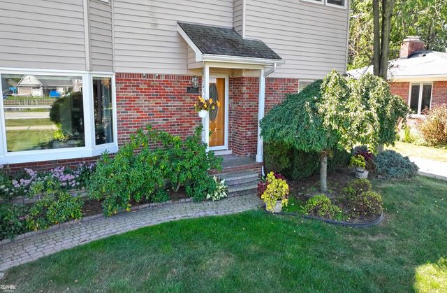 28900 S River Road, Harrison Twp, MI 48045