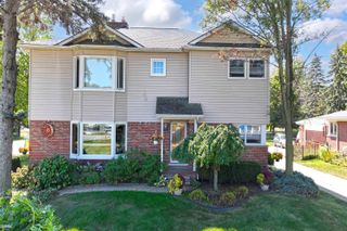 28900 S River Road, Harrison Twp, MI 48045
