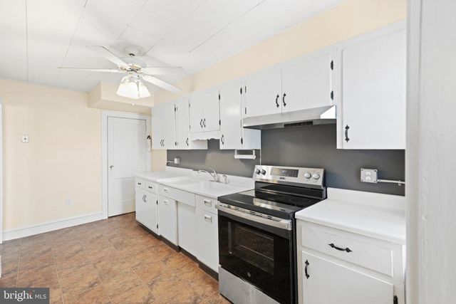 307 4TH AVE, Phoenixville, PA 19460