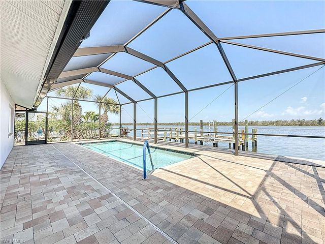 5650 Williams DR, Fort Myers Beach, FL 33931