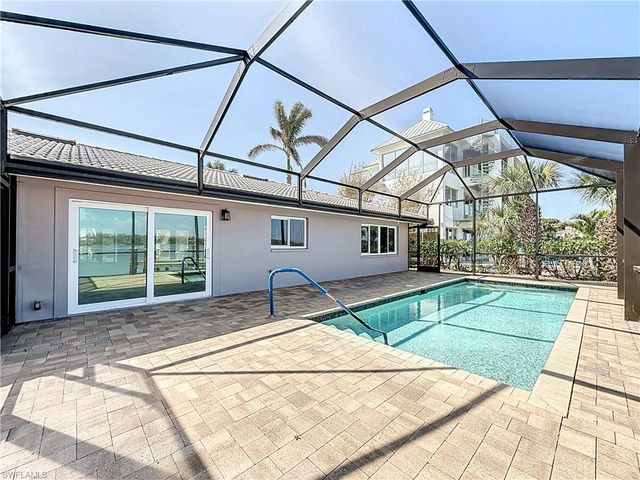 5650 Williams DR, Fort Myers Beach, FL 33931