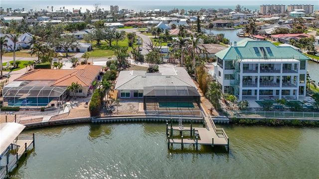 5650 Williams DR, Fort Myers Beach, FL 33931