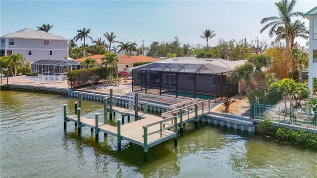 5650 Williams DR, Fort Myers Beach, FL 33931