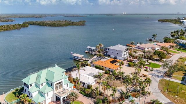 5650 Williams DR, Fort Myers Beach, FL 33931