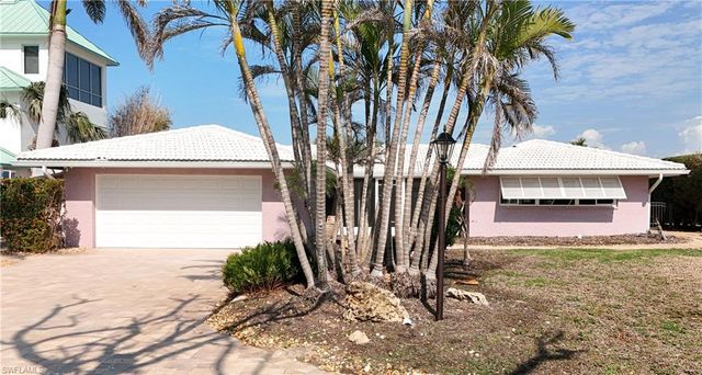 5650 Williams DR, Fort Myers Beach, FL 33931
