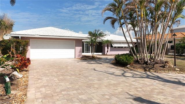 5650 Williams DR, Fort Myers Beach, FL 33931