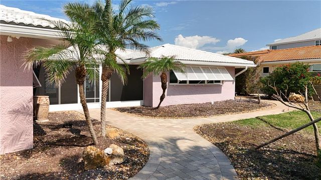 5650 Williams DR, Fort Myers Beach, FL 33931