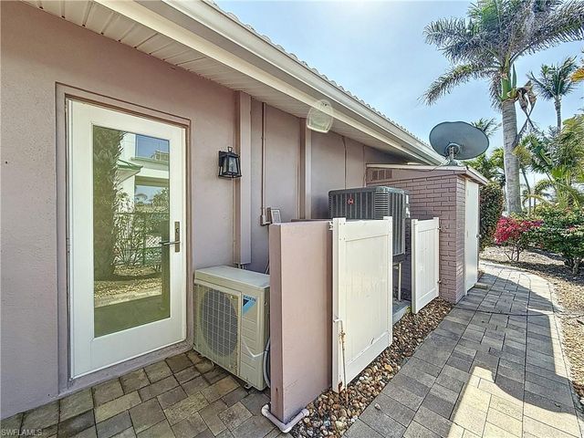 5650 Williams DR, Fort Myers Beach, FL 33931
