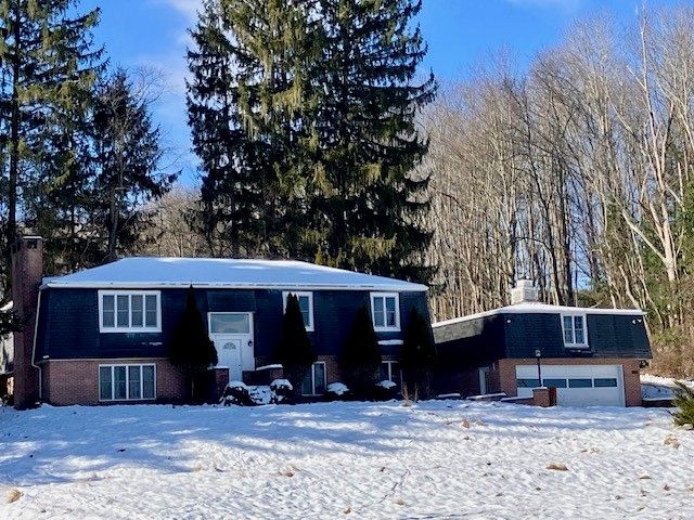 219 Meadow Drive, Westmont Hilltop School District, PA 15905