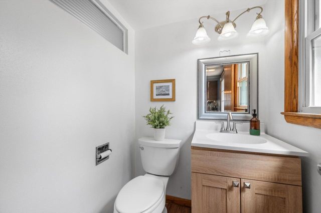 W147N8446 Manchester DRIVE, Menomonee Falls, WI 53051