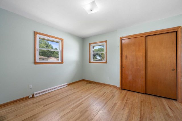 W147N8446 Manchester DRIVE, Menomonee Falls, WI 53051