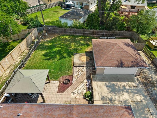 W147N8446 Manchester DRIVE, Menomonee Falls, WI 53051