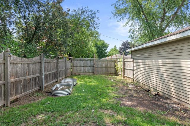 W147N8446 Manchester DRIVE, Menomonee Falls, WI 53051