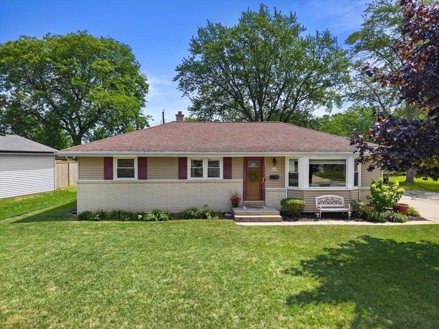 W147N8446 Manchester DRIVE, Menomonee Falls, WI 53051