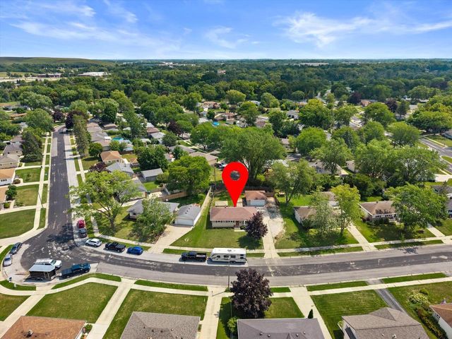 W147N8446 Manchester DRIVE, Menomonee Falls, WI 53051