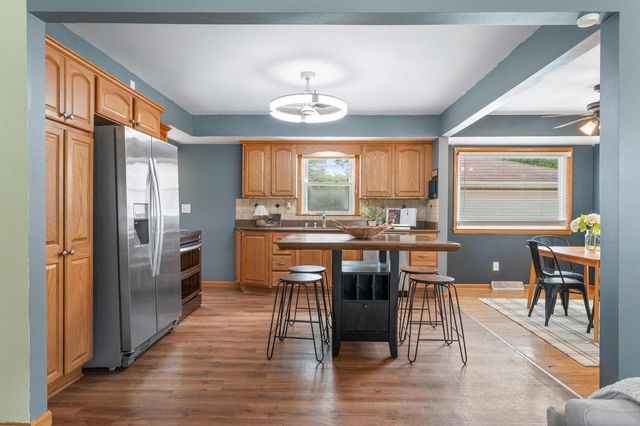 W147N8446 Manchester DRIVE, Menomonee Falls, WI 53051