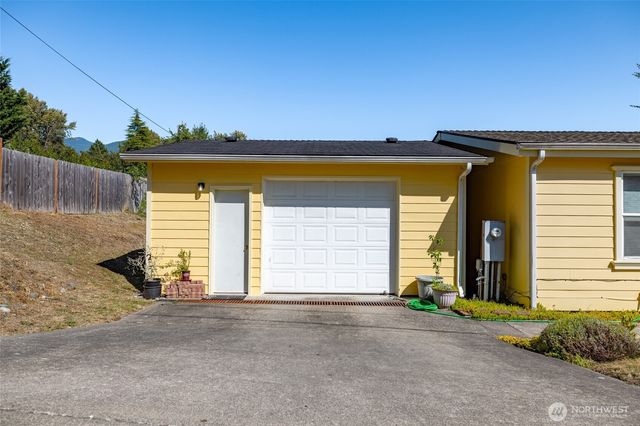 7393 N Rietze Avenue, Concrete, WA 98237