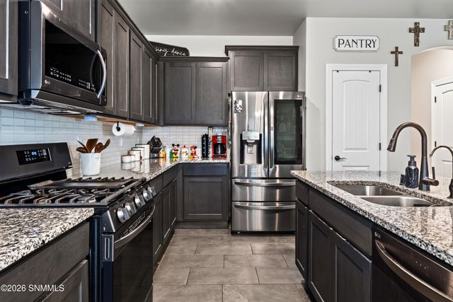 2935 Aragon Avenue, Las Cruces, NM 88007