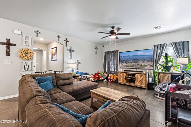 2935 Aragon Avenue, Las Cruces, NM 88007