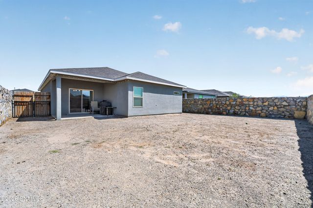 2935 Aragon Avenue, Las Cruces, NM 88007