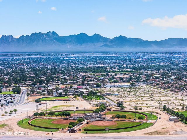 2935 Aragon Avenue, Las Cruces, NM 88007