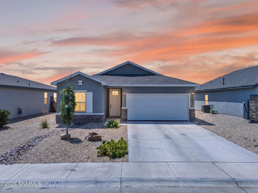 2935 Aragon Avenue, Las Cruces, NM 88007