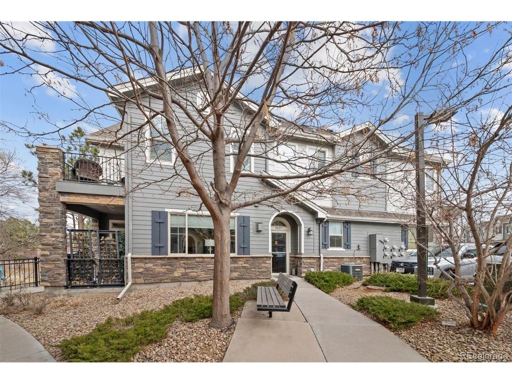 9025 E Phillips Dr, Centennial, CO 80112