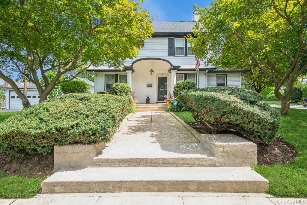 324 Linden Place, Westbury, NY 11590