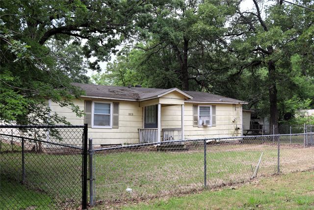 1819 Grady Road, Hawk Cove, TX 75474