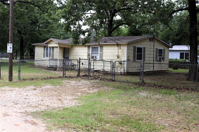 1819 Grady Road, Hawk Cove, TX 75474