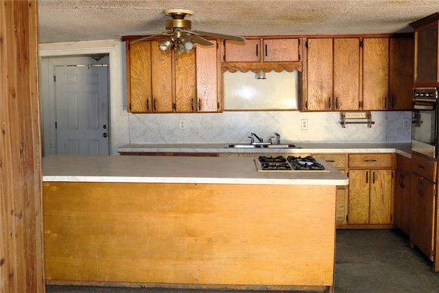 1819 Grady Road, Hawk Cove, TX 75474