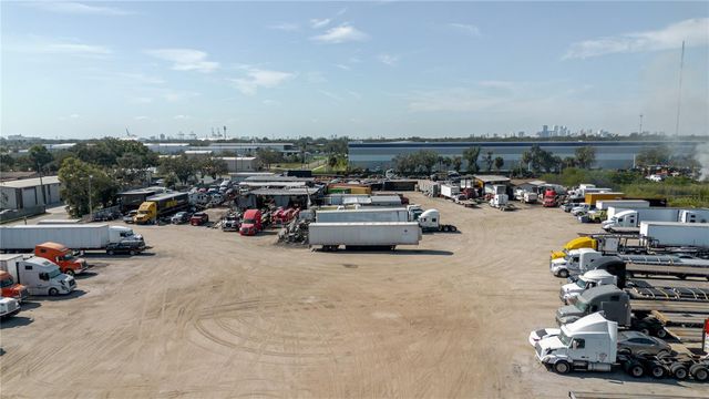 5482 S 24TH AVENUE, Tampa, FL 33619