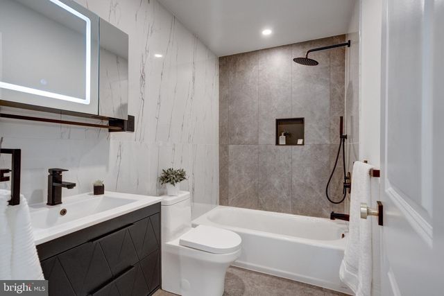 2329 E DAUPHIN ST, Philadelphia, PA 19125