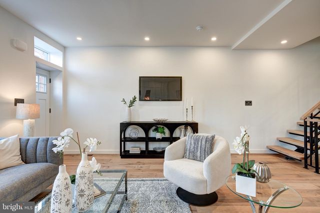 2329 E DAUPHIN ST, Philadelphia, PA 19125