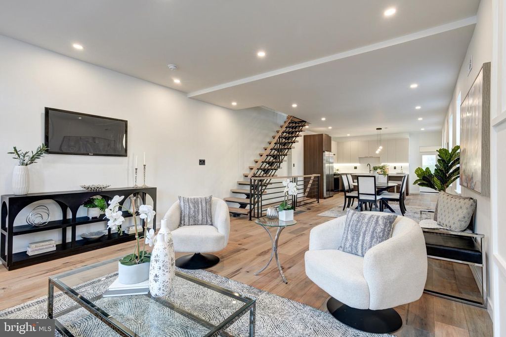 2329 E DAUPHIN ST, Philadelphia, PA 19125