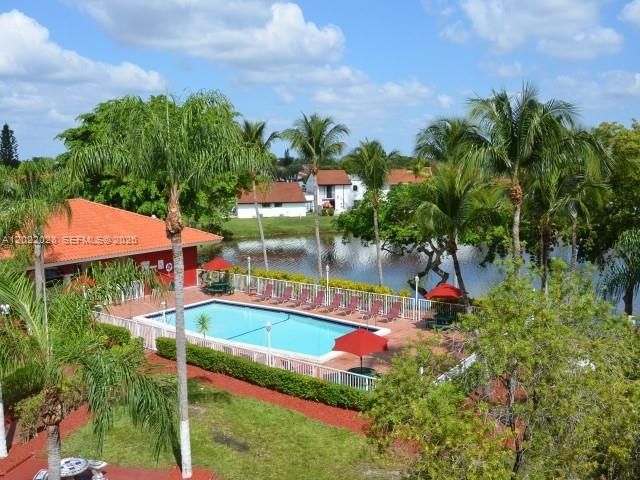 12365 SW 18th Ter 403, Miami, FL 33175