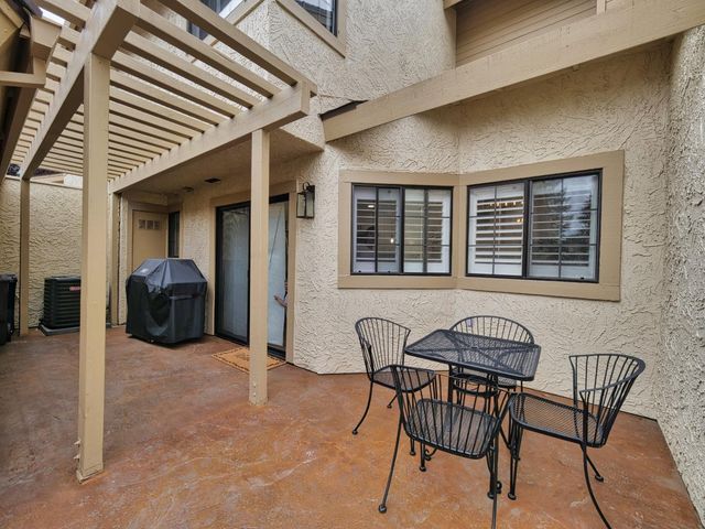 7513 Creekridge Ln, Citrus Heights, CA 95610