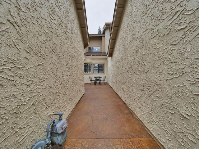 7513 Creekridge Ln, Citrus Heights, CA 95610