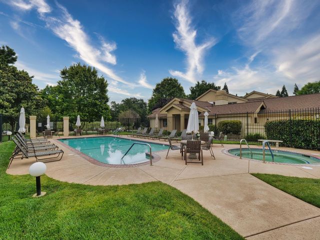 7513 Creekridge Ln, Citrus Heights, CA 95610