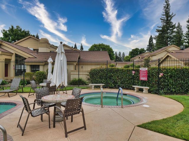 7513 Creekridge Ln, Citrus Heights, CA 95610