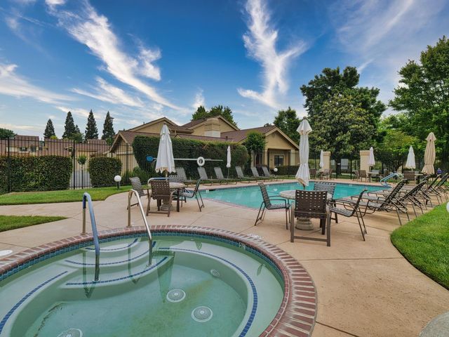 7513 Creekridge Ln, Citrus Heights, CA 95610