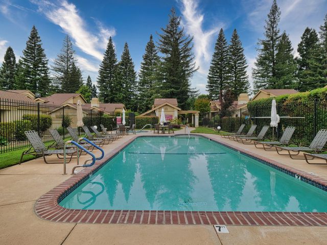 7513 Creekridge Ln, Citrus Heights, CA 95610