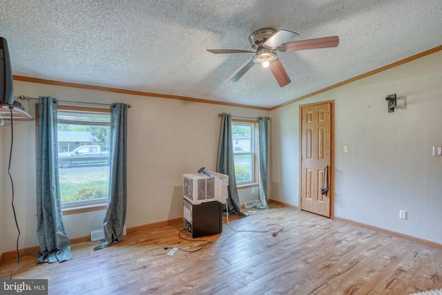28 E PINE ST, Frederica, DE 19946