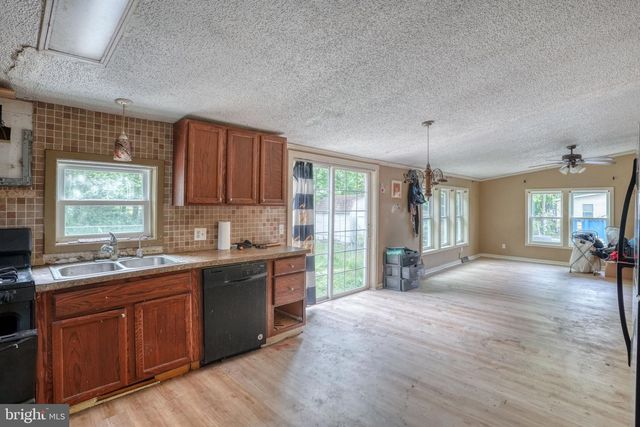 28 E PINE ST, Frederica, DE 19946