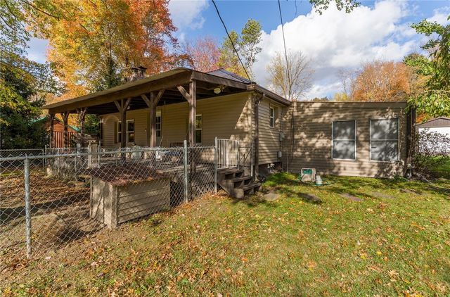 2740 Maple Ln, Shenango, PA 16134