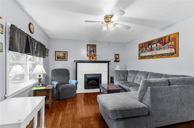 2740 Maple Ln, Shenango, PA 16134