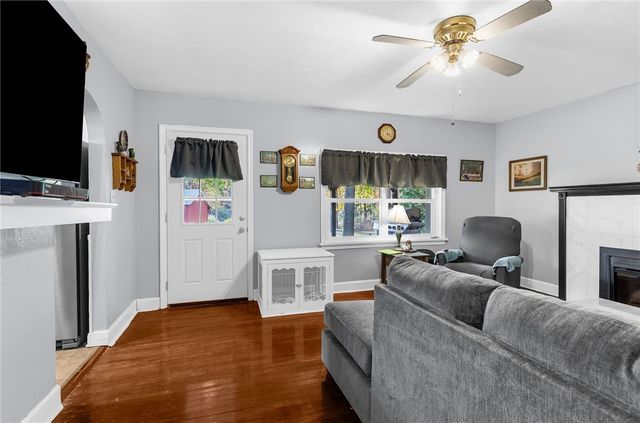 2740 Maple Ln, Shenango, PA 16134